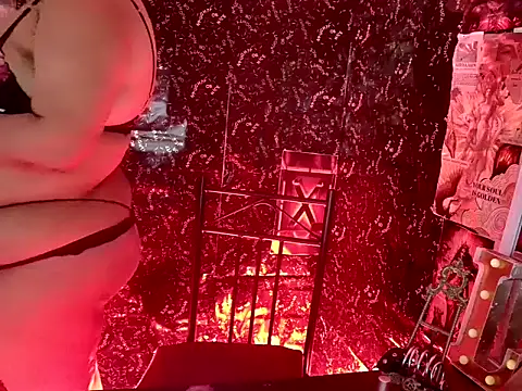 MistressMileenaMiami online show from May 18, 1:06 pm