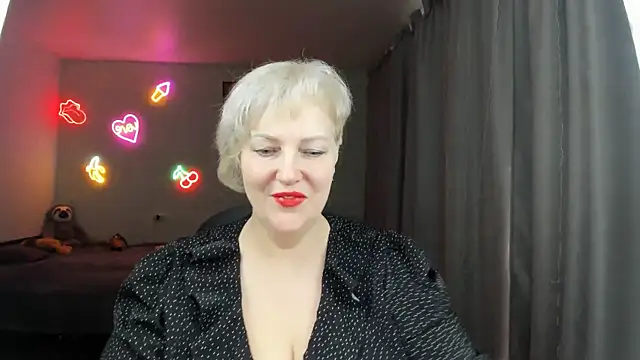 Mary-Leee online show from May 28, 6:00 am