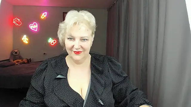 Mary-Leee online show from May 25, 6:56 am