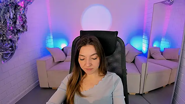 DianaAvis online show from March 1, 9:20 am