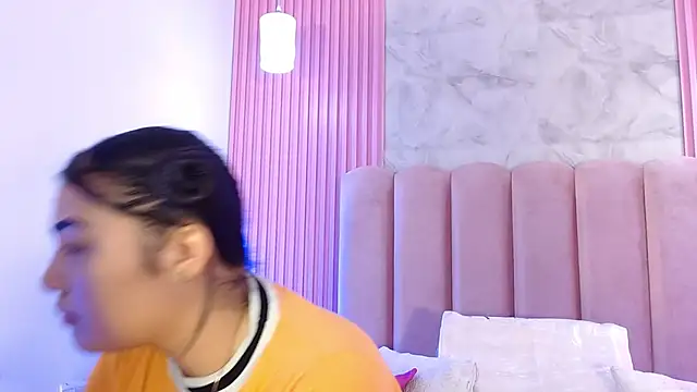 ArianaRougee online show from May 7, 10:30 am