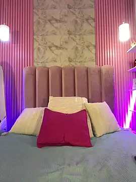 ArianaRougee online show from May 4, 12:09 pm