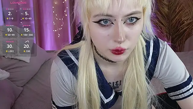rraffaellka online show from May 12, 9:32 pm