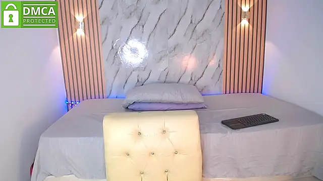 CasieBigtits online show from May 22, 1:20 pm
