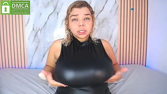 CasieBigtits online show from March 21, 12:43 pm