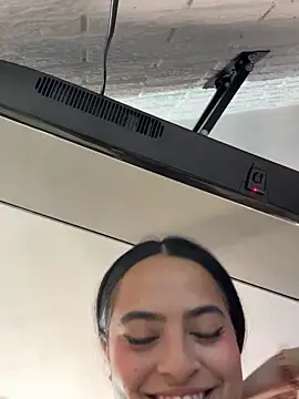 Ivonneadams online show from April 8, 3:19 am