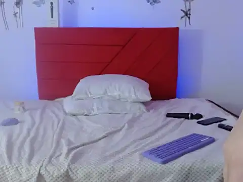 Selene Laurent online show from March 31, 10:15 am