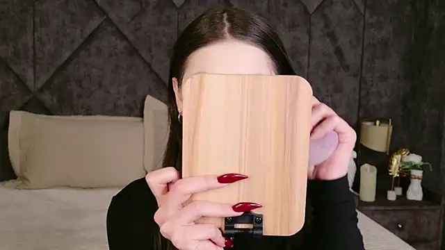 GIGI DAVS online show from April 5, 8:41 pm