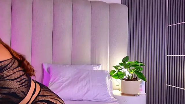 AlessiaAuren online show from May 6, 6:12 pm