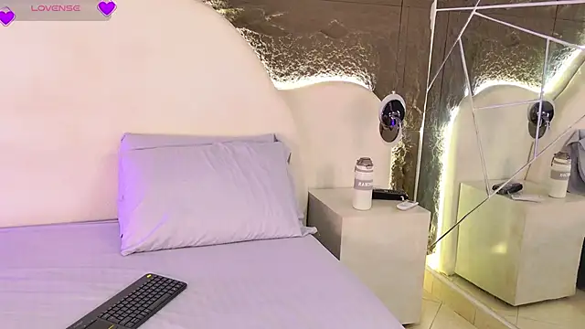 AlessiaAuren online show from May 19, 7:32 pm