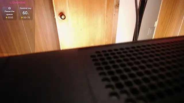 Aura cute  online show from April 8, 3:30 am