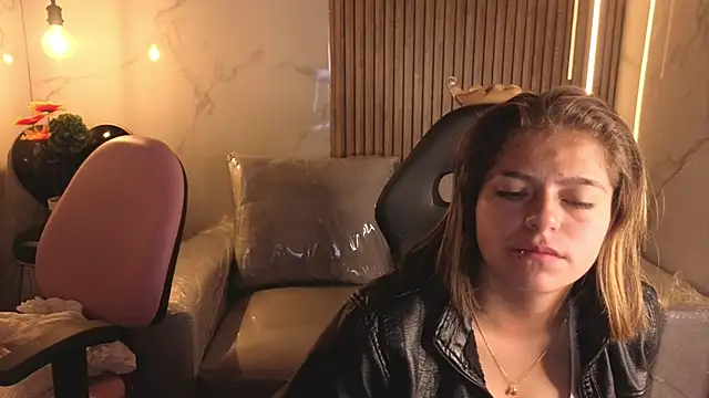 Aura cute  online show from March 19, 7:24 am