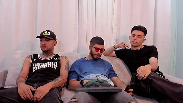 hermes friends online show from May 9, 2:13 am