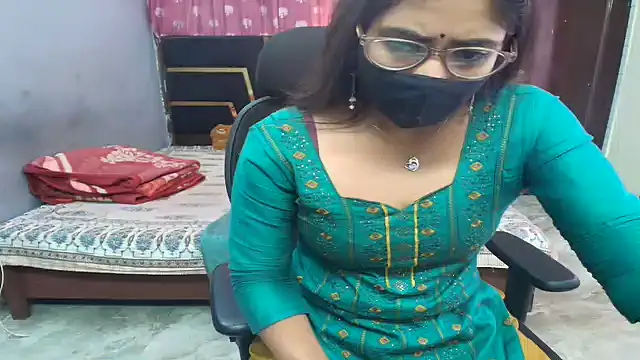 Aayesha-queen online show from June 26, 5:20 am