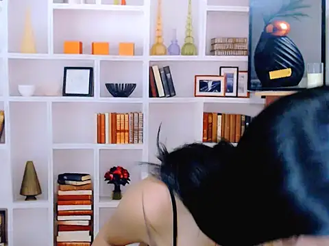 Queeny Cassandra online show from May 19, 6:09 am