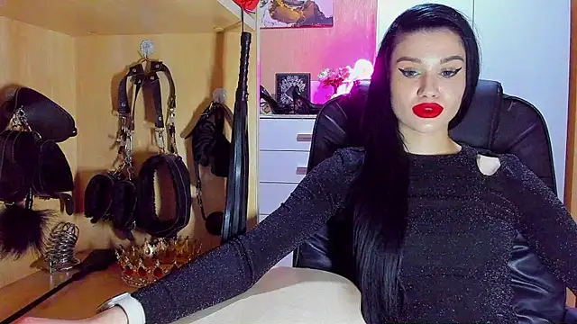 KristiTopxx online show from February 4, 8:23 pm