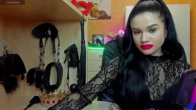 KristiTopxx online show from May 10, 8:00 pm
