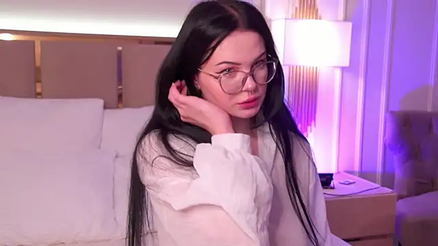 CindyMil online show from May 17, 6:23 am