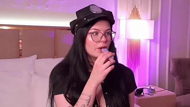 CindyMil online show from May 20, 6:21 am