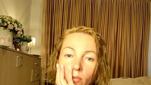 angelicfenix online show from April 27, 3:31 pm