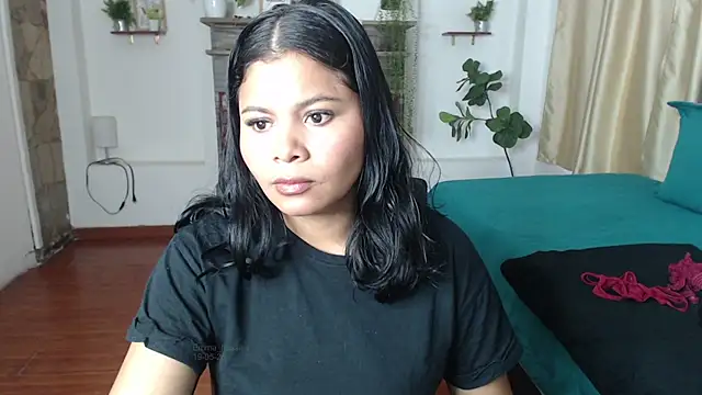 Emma hassani online show from May 22, 7:23 pm