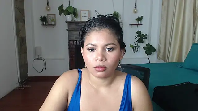 Emma hassani online show from May 16, 7:13 pm