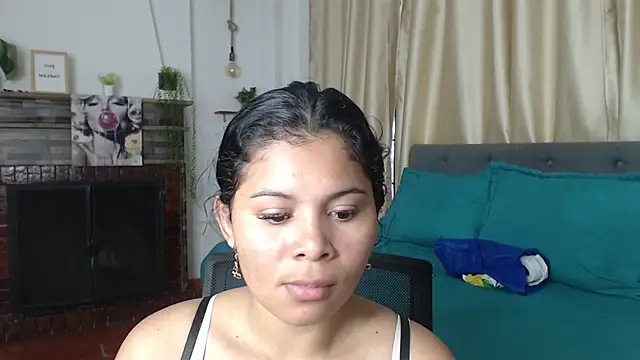 Emma hassani online show from May 19, 6:59 pm