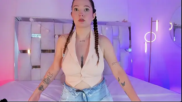 HecateCorvin online show from February 24, 12:26 pm