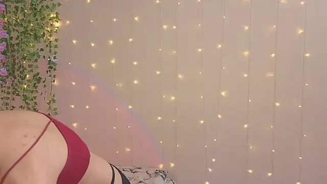 PeachyWhisper online show from May 5, 7:33 am
