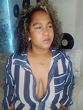 medusafox  online show from May 15, 4:27 am