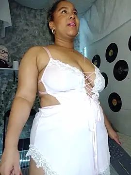 medusafox  online show from May 4, 5:22 am
