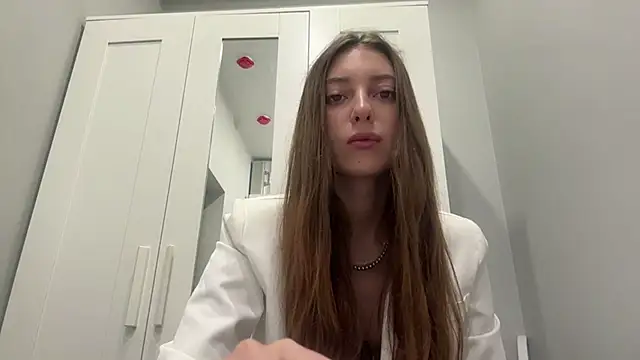 selena favn online show from April 2, 1:14 am