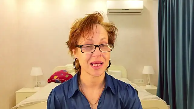 LioraWeiss online show from March 17, 9:13 am