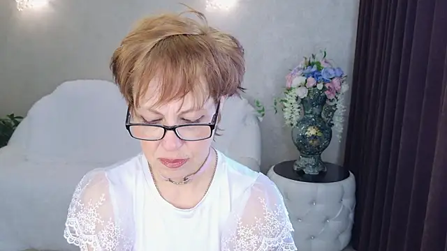 LioraWeiss online show from March 5, 6:53 am