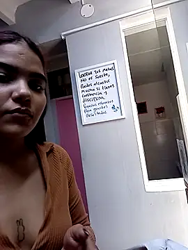 Sol Marcel online show from March 31, 4:18 pm