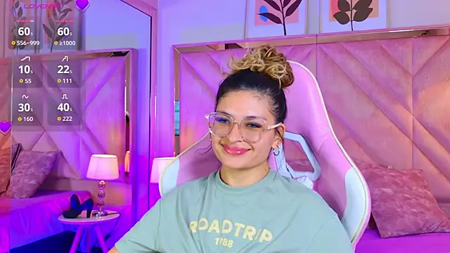 emilyjonesss  online show from May 14, 8:58 pm