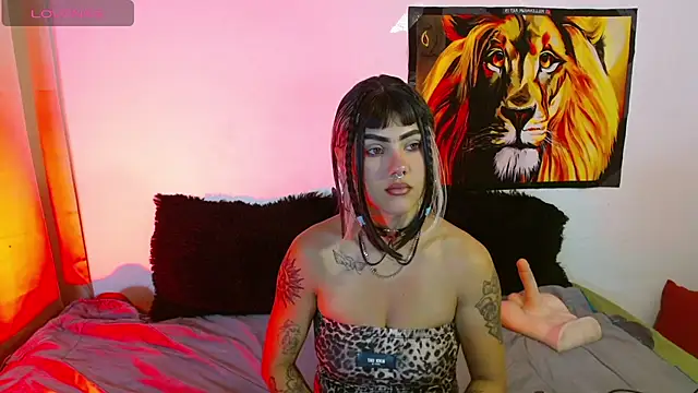 Divinejewel69 online show from May 12, 2:13 pm