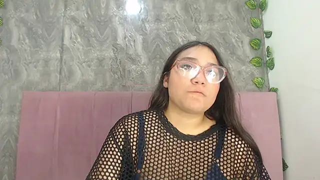 anyela donecm online show from May 19, 8:05 pm