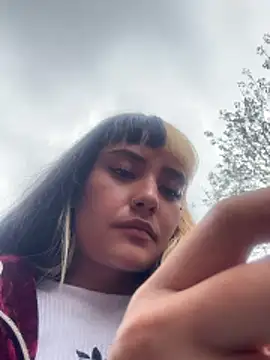 Sara 92 online show from March 12, 5:15 pm