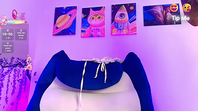 Nixtaylor1 online show from May 12, 9:43 pm