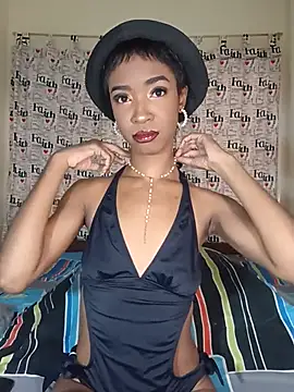 TinnaPeyton online show from May 26, 6:40 pm