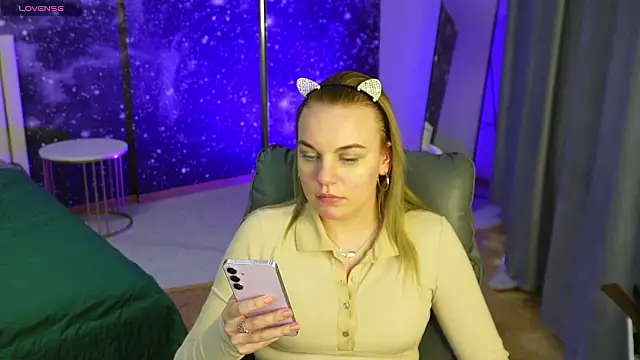 Glow Margo online show from March 4, 7:37 am