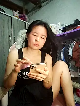Ivy Trix2 online show from May 15, 3:54 am