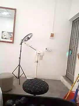 Ivy Trix2 online show from April 9, 9:59 am