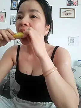 Ivy Trix2 online show from March 2, 8:32 am