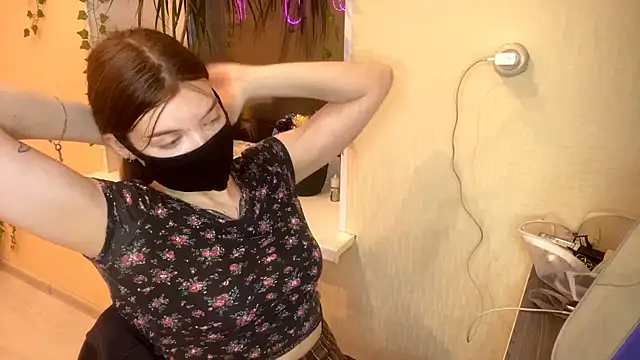 TracyDenoon online show from March 25, 4:54 pm