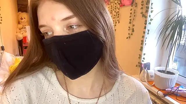 TracyDenoon online show from March 30, 2:05 pm