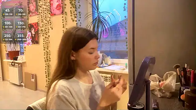 TracyDenoon online show from March 16, 3:05 pm