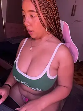 MorenaQueen- online show from April 4, 8:40 pm