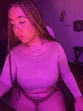 MorenaQueen- online show from April 5, 11:15 pm